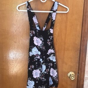 Romper adjustable back with zipper at bottom